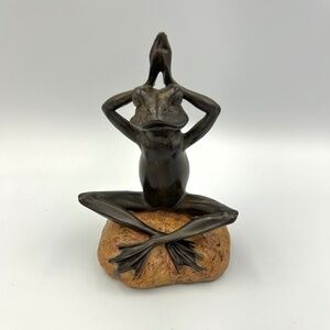 Vtg Faux Bronze Yoga Frog Resin Statue Lotus Meditating 5.25 in Sculpture Decor